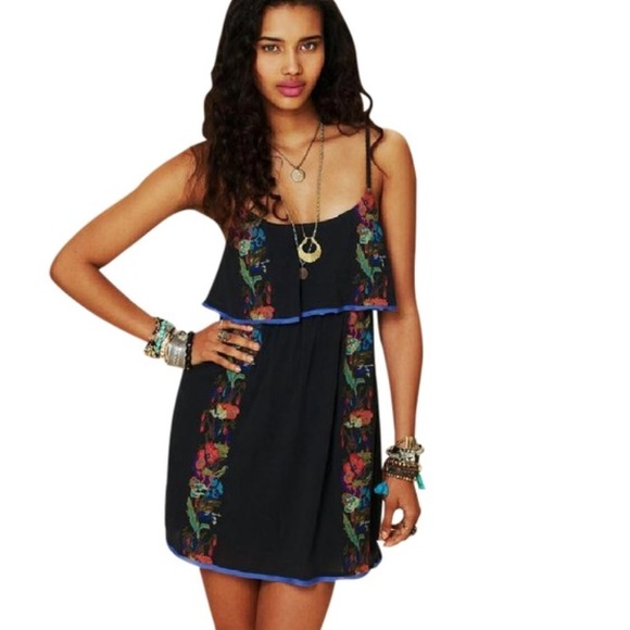 Free People Dresses & Skirts - 🌴Vaca Sale🌴Free people embroidered beach dress